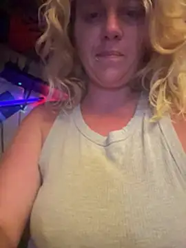 Snapshot of TrashleyRosebud chatting on July 20, 2026, 1:02 pm TrashleyRosebud online show from July 20, 2026, 1:02 pm