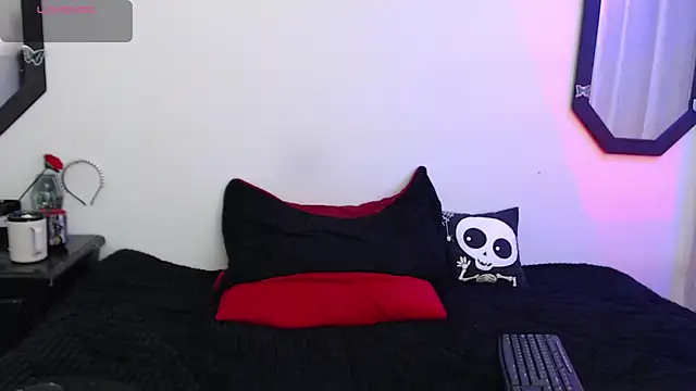 Snapshot of Amy_Aloqua chatting on October 3, 2025, 3:35 pm Amy Aloqua online show from October 3, 2025, 3:35 pm