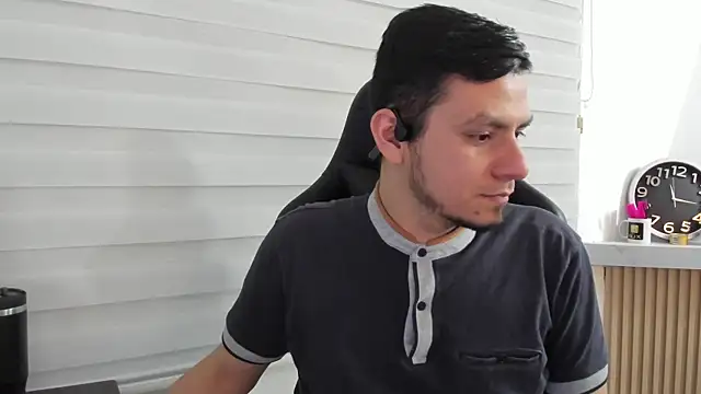 Snapshot of Rick_Diesel_ chatting on October 4, 2025, 4:14 am Rick Diesel  online show from October 4, 2025, 4:14 am