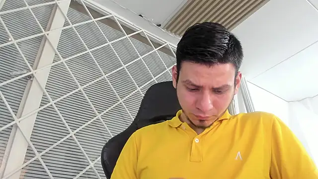 Snapshot of Rick_Diesel_ chatting on October 3, 2025, 4:14 am Rick Diesel  online show from October 3, 2025, 4:14 am