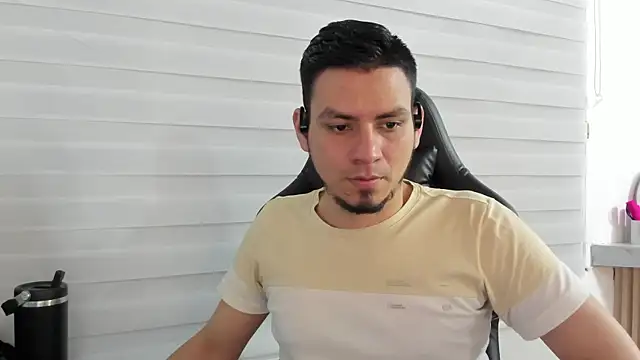 Snapshot of Rick_Diesel_ chatting on September 19, 2025, 4:05 am Rick Diesel  online show from September 19, 2025, 4:05 am