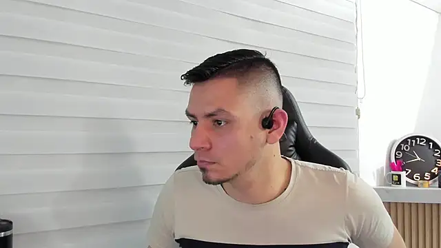 Snapshot of Rick_Diesel_ chatting on October 7, 2025, 3:40 am Rick Diesel  online show from October 7, 2025, 3:40 am