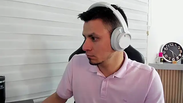 Snapshot of Rick_Diesel_ chatting on October 27, 2025, 3:29 am Rick Diesel  online show from October 27, 2025, 3:29 am