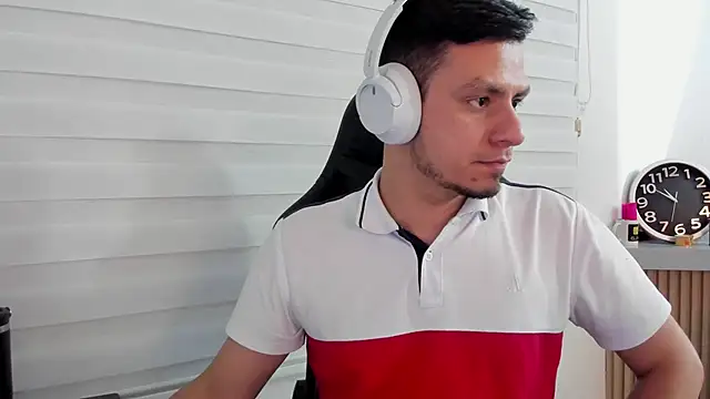 Snapshot of Rick_Diesel_ chatting on October 28, 2025, 3:51 am Rick Diesel  online show from October 28, 2025, 3:51 am