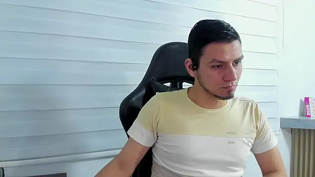 Snapshot of Rick_Diesel_ chatting on February 24, 2025, 4:27 am Rick Diesel  online show from February 24, 2025, 4:27 am