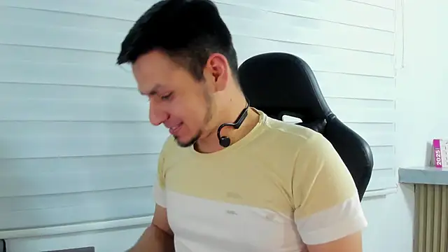 Snapshot of Rick_Diesel_ chatting on February 24, 2025, 10:37 am Rick Diesel  online show from February 24, 2025, 10:37 am