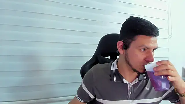 Snapshot of Rick_Diesel_ chatting on February 21, 2025, 10:17 am Rick Diesel  online show from February 21, 2025, 10:17 am