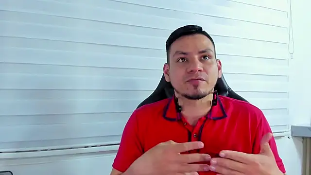 Snapshot of Rick_Diesel_ chatting on March 19, 2025, 4:14 am Rick Diesel  online show from March 19, 2025, 4:14 am