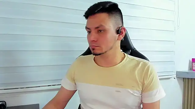 Snapshot of Rick_Diesel_ chatting on March 18, 2025, 6:06 am Rick Diesel  online show from March 18, 2025, 6:06 am