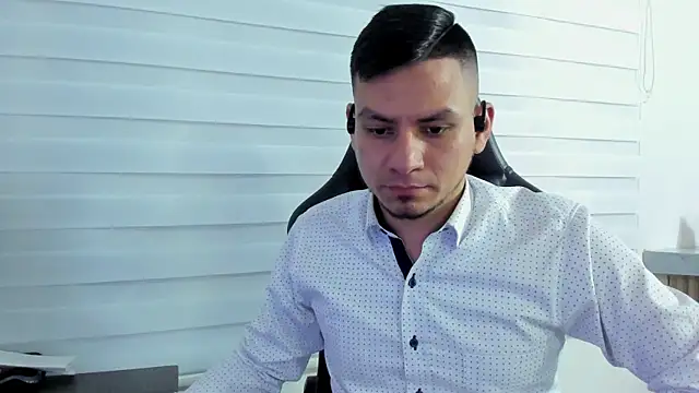 Snapshot of Rick_Diesel_ chatting on March 10, 2025, 10:18 am Rick Diesel  online show from March 10, 2025, 10:18 am