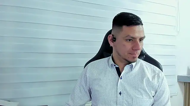 Snapshot of Rick_Diesel_ chatting on March 10, 2025, 4:07 am Rick Diesel  online show from March 10, 2025, 4:07 am