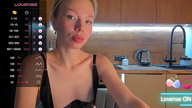 Snapshot of Olivia_Bells chatting on November 23, 2025, 9:25 pm Olivia Bells online show from November 23, 2025, 9:25 pm