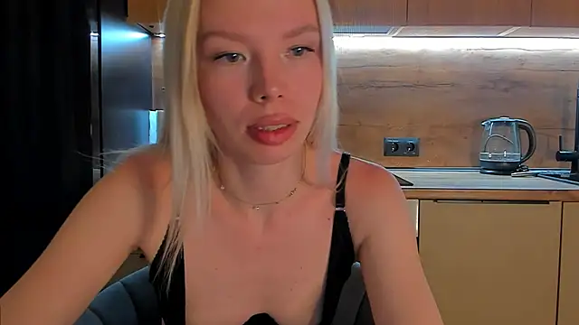 Olivia Bells online show from May 8, 2026, 9:18 pm