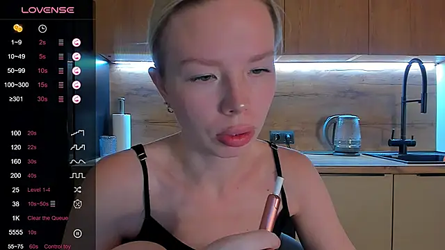 Olivia Bells online show from May 28, 2026, 9:10 pm