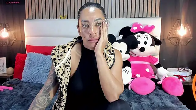 Snapshot of NiicolleMiller chatting on March 19, 2025, 10:31 pm NiicolleMiller online show from March 19, 2025, 10:31 pm