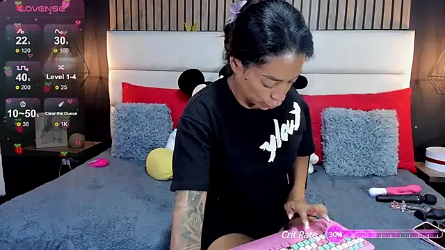 Snapshot of NiicolleMiller chatting on March 22, 2025, 10:04 pm NiicolleMiller online show from March 22, 2025, 10:04 pm