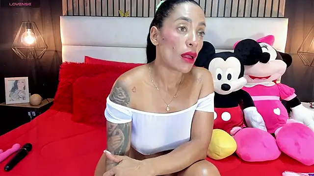 Snapshot of NiicolleMiller chatting on March 18, 2025, 8:17 am NiicolleMiller online show from March 18, 2025, 8:17 am