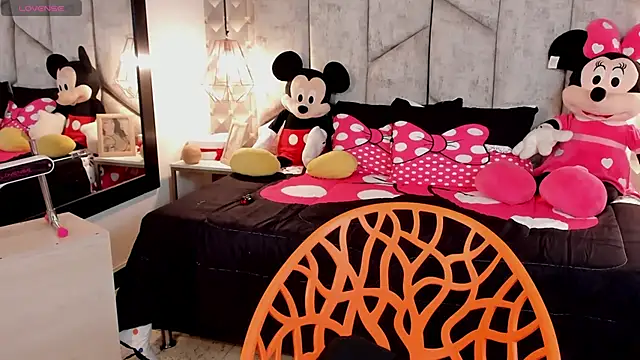 Snapshot of NiicolleMiller chatting on October 9, 2025, 12:38 pm NiicolleMiller online show from October 9, 2025, 12:38 pm