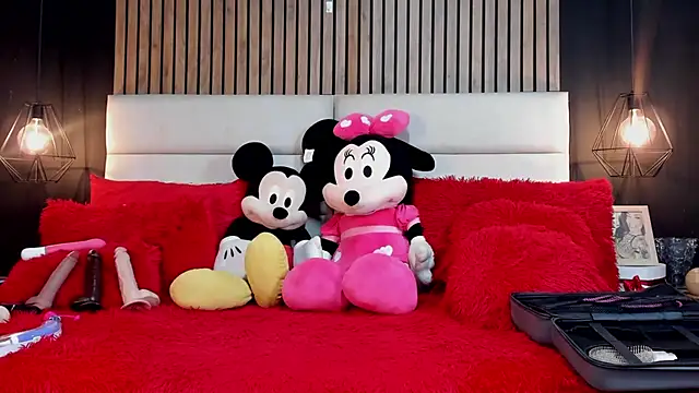 Snapshot of NiicolleMiller chatting on September 24, 2025, 5:08 pm NiicolleMiller online show from September 24, 2025, 5:08 pm