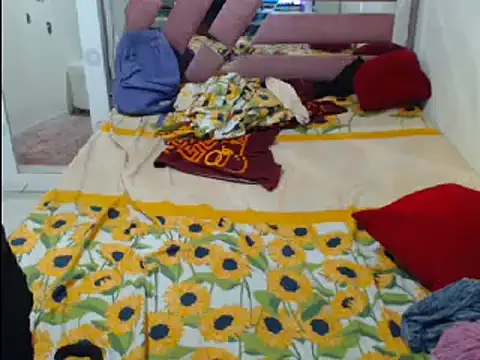 chocolatehot04 online show from March 9, 2025, 2:39 am