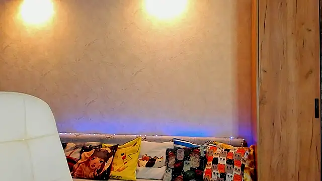 mia grantes online show from February 7, 2025, 7:17 pm