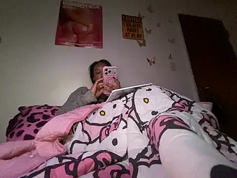 Iceblanca online show from March 7, 2026, 12:10 pm