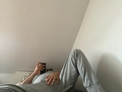 Snapshot of vanjbi45 chatting on February 19, 2026, 2:03 pm vanjbi45 online show from February 19, 2026, 2:03 pm