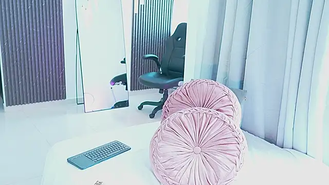 AnitaHaywood  online show from March 4, 2026, 7:54 pm