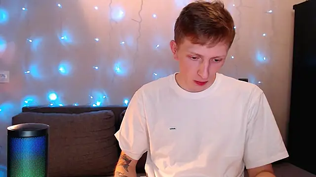 Snapshot of juliaanddima chatting on October 7, 2025, 9:38 pm juliaanddima online show from October 7, 2025, 9:38 pm