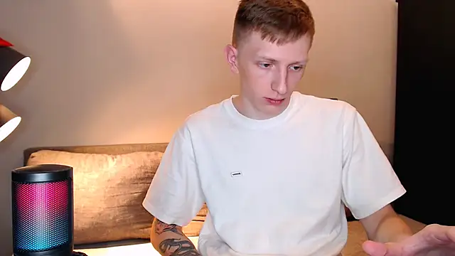 Snapshot of juliaanddima chatting on October 23, 2025, 9:02 pm juliaanddima online show from October 23, 2025, 9:02 pm