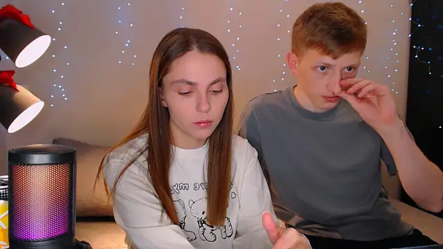juliaanddima online show from February 25, 2025, 9:26 pm