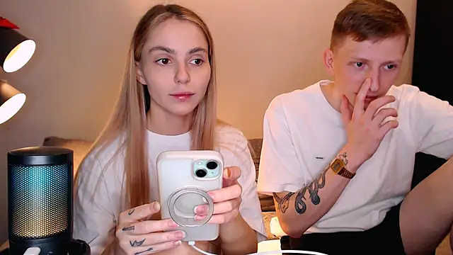 Snapshot of juliaanddima chatting on October 31, 2025, 7:05 am juliaanddima online show from October 31, 2025, 7:05 am