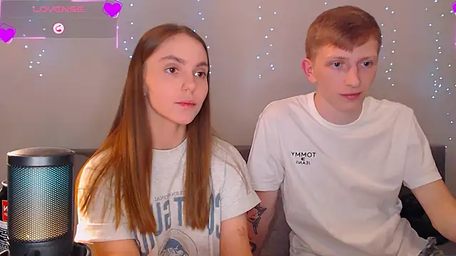 juliaanddima online show from March 1, 2025, 9:37 pm