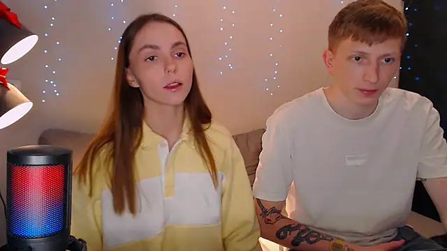 juliaanddima online show from February 26, 2025, 9:31 pm