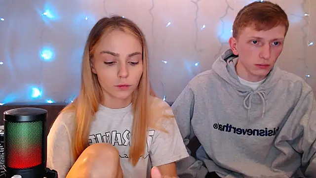 Snapshot of juliaanddima chatting on September 25, 2025, 10:05 pm juliaanddima online show from September 25, 2025, 10:05 pm