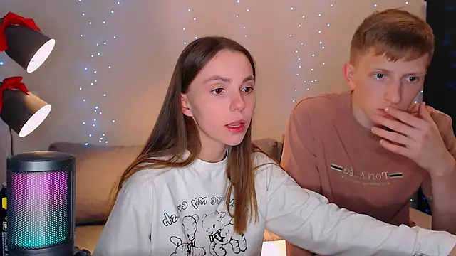 juliaanddima online show from February 14, 2025, 1:02 am