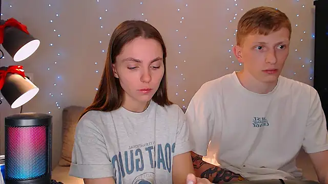 juliaanddima online show from February 19, 2025, 12:35 am