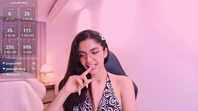 Snapshot of miiaa_evans chatting on February 27, 2025, 6:46 am miiaa evans online show from February 27, 2025, 6:46 am