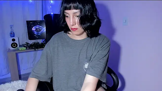 Snapshot of Room312_ chatting on January 13, 2025, 12:30 am Room312 online show from January 13, 2025, 12:30 am