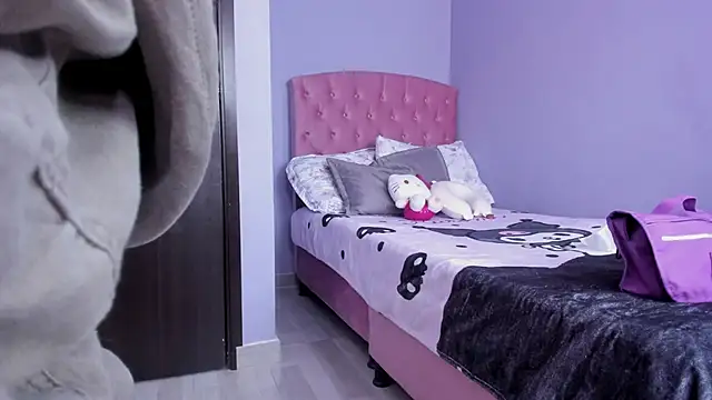 Snapshot of Room312_ chatting on February 23, 2025, 4:46 pm Room312 online show from February 23, 2025, 4:46 pm