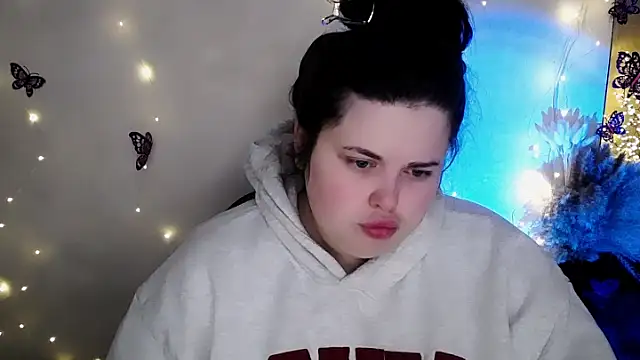 Emily Mo online show from February 6, 2026, 6:53 am