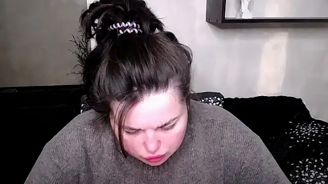 Emily Mo online show from October 22, 2025, 5:29 am