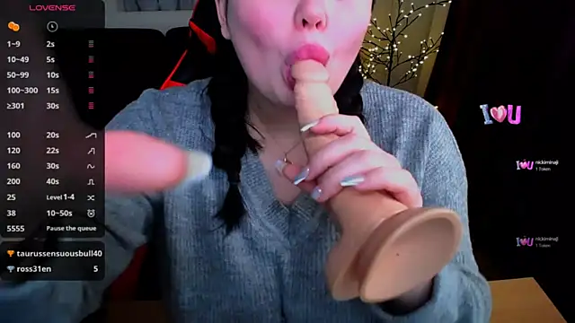 Emily Mo online show from February 9, 2025, 9:58 am