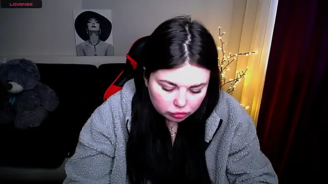 Emily Mo online show from February 25, 2025, 6:36 am