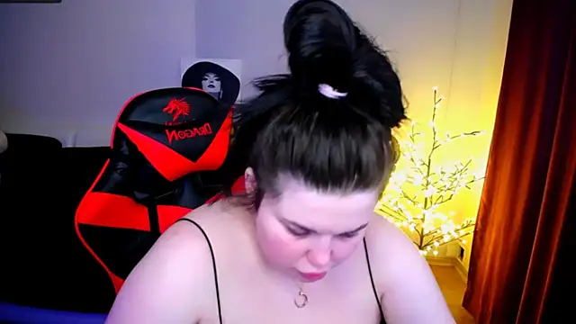 Emily Mo online show from January 24, 2025, 10:11 am