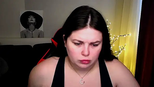 Emily Mo online show from February 19, 2025, 6:44 am