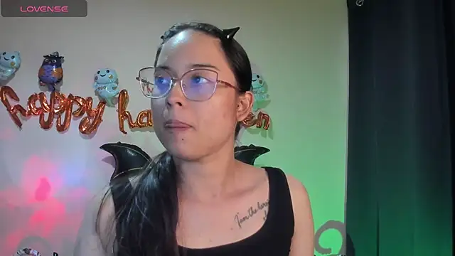 shantalc3rezo online show from October 22, 2025, 8:52 pm