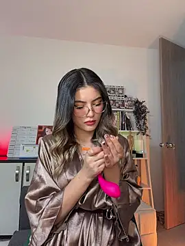 Your Honeey online show from February 17, 2026, 7:00 pm