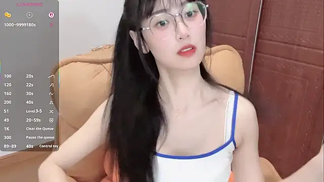 4uoki online show from July 4, 2026, 4:11 pm