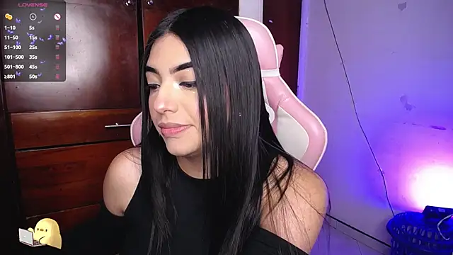 Snapshot of eva_six chatting on November 6, 2025, 10:58 pm eva six online show from November 6, 2025, 10:58 pm